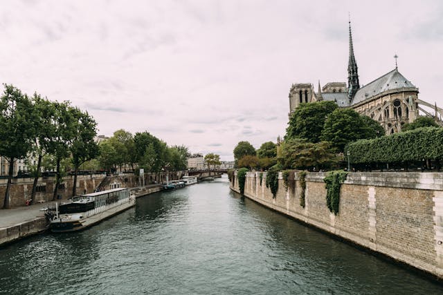 Soirée péniche à Paris